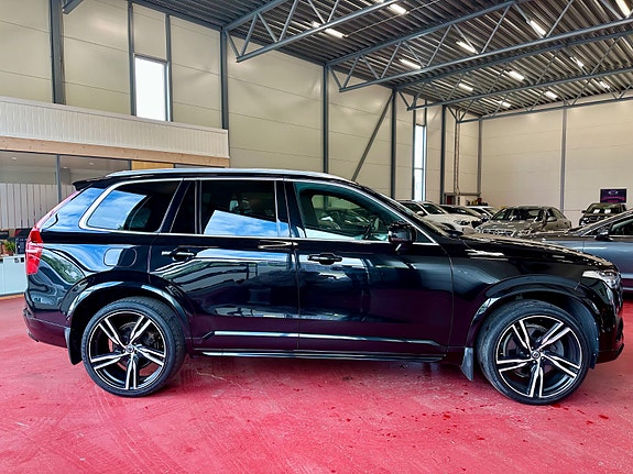 Volvo XC90 3 of 5