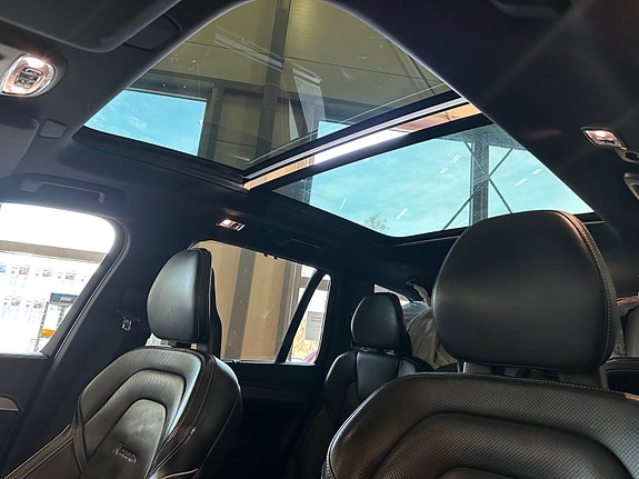 Volvo XC90 15 of 30