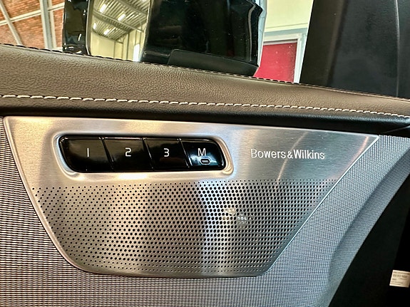 Volvo XC90 17 of 30