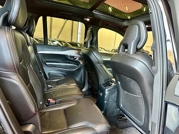 Volvo XC90 23 of 30