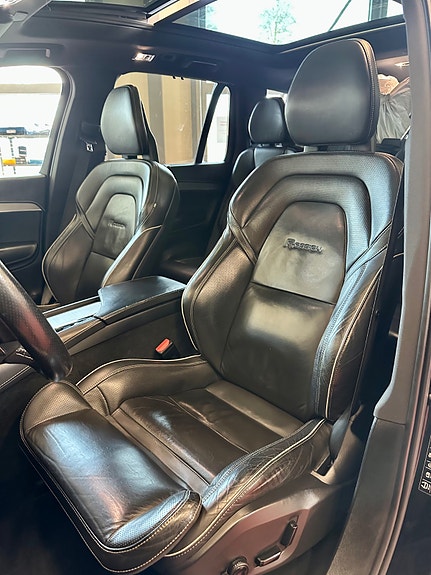 Volvo XC90 12 of 30
