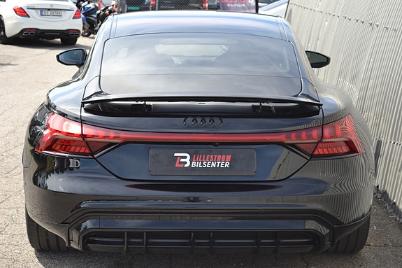 Audi e-tron GT 8 of 30