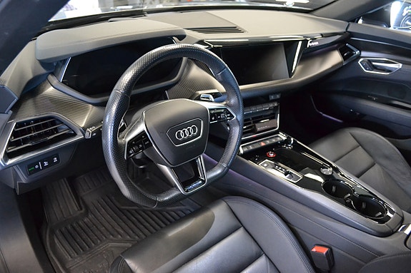 Audi e-tron GT 14 of 30