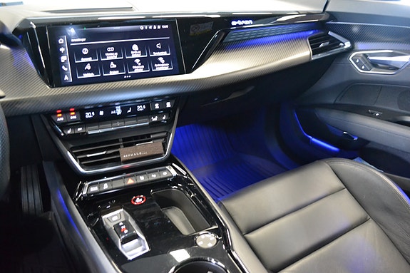 Audi e-tron GT 28 of 30