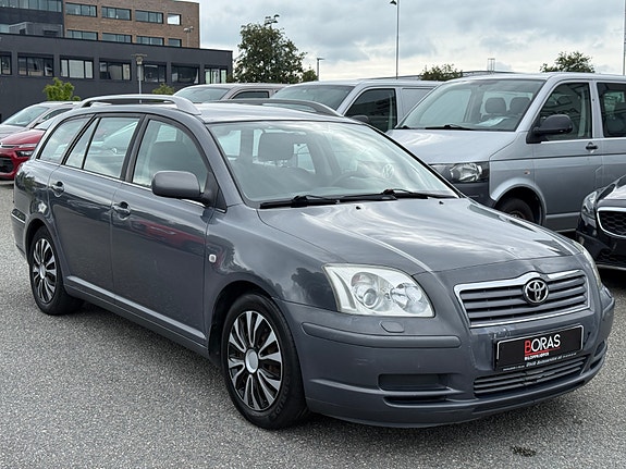 Toyota Avensis 3 of 5