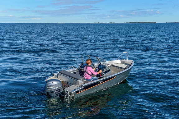 Buster M2 med Yamaha 40 hk - Lun dobbelkonsoll i håndterlig størrelse 4 of 10