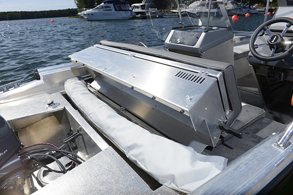 Buster M2 med Yamaha 40 hk - Lun dobbelkonsoll i håndterlig størrelse 10 of 10