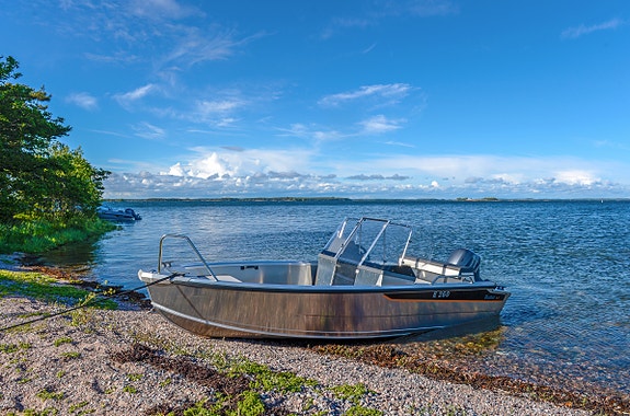 Buster M2 med Yamaha 40 hk - Lun dobbelkonsoll i håndterlig størrelse 2 of 10