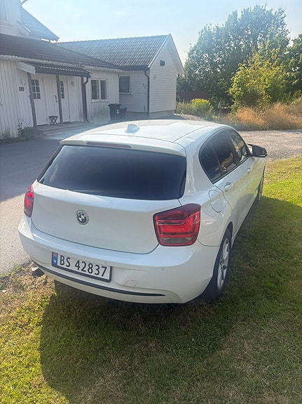 BMW 116d 3 of 5