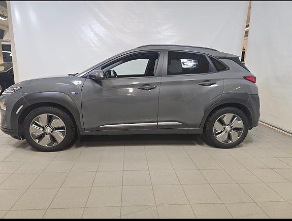 Hyundai Kona 2 of 8