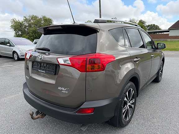 Toyota RAV4 5 of 5