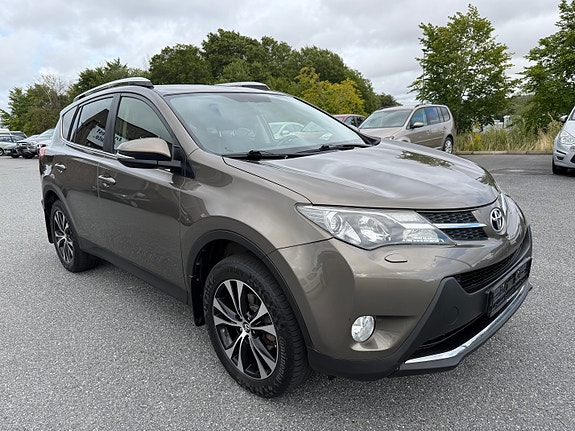 Toyota RAV4 3 of 5