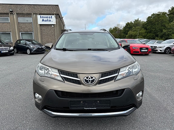 Toyota RAV4 2 of 5