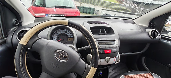 Toyota Aygo 14 of 22