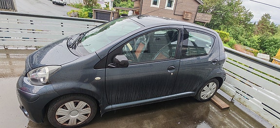 Toyota Aygo 3 of 22