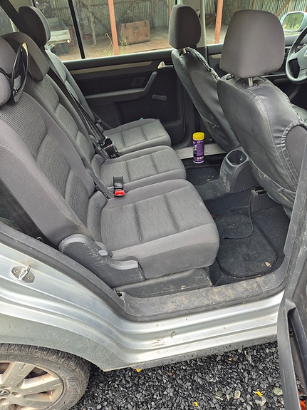Volkswagen Touran 5 of 13