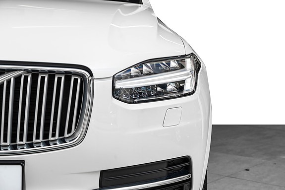 Volvo XC90 4 of 5