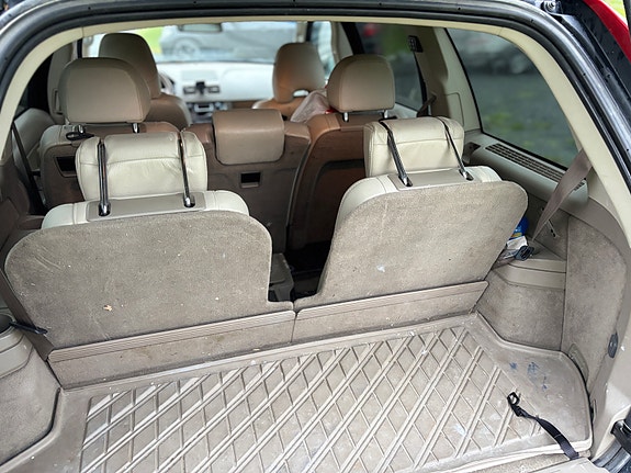 Volvo XC90 13 of 25