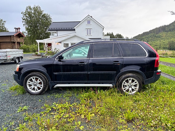 Volvo XC90 4 of 5