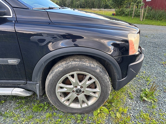Volvo XC90 16 of 25