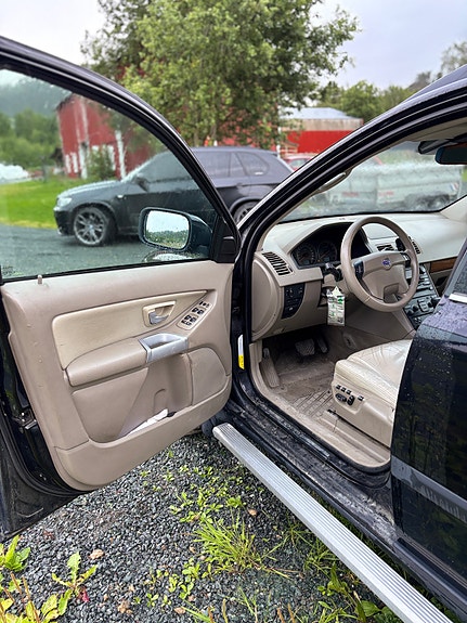 Volvo XC90 7 of 25