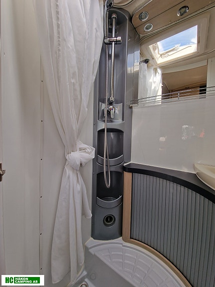 Hobby Siesta V65 GE Edition 2015 – Velholdt kvalitetsbobil med hengerfeste, aircondition, LED-TV, sykkelstativ og vinterhjul 22 of 30