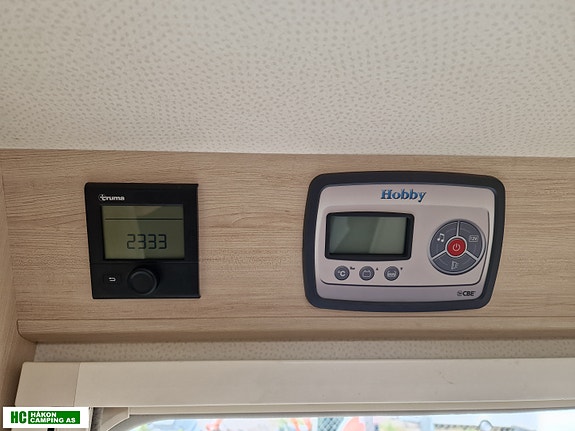 Hobby Siesta V65 GE Edition 2015 – Velholdt kvalitetsbobil med hengerfeste, aircondition, LED-TV, sykkelstativ og vinterhjul 29 of 30