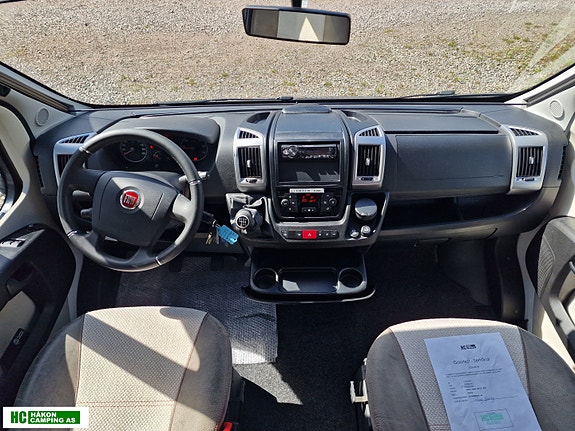 Hobby Siesta V65 GE Edition 2015 – Velholdt kvalitetsbobil med hengerfeste, aircondition, LED-TV, sykkelstativ og vinterhjul 11 of 30
