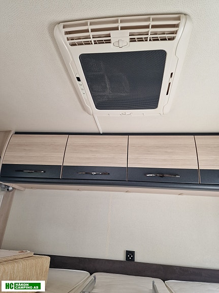 Hobby Siesta V65 GE Edition 2015 – Velholdt kvalitetsbobil med hengerfeste, aircondition, LED-TV, sykkelstativ og vinterhjul 28 of 30