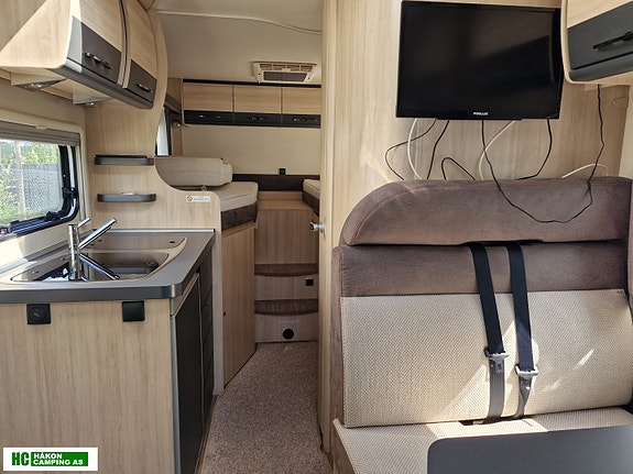 Hobby Siesta V65 GE Edition 2015 – Velholdt kvalitetsbobil med hengerfeste, aircondition, LED-TV, sykkelstativ og vinterhjul 12 of 30
