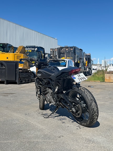 INDIAN FTR 1200 S Custom-Carbon TOCE 4 of 10