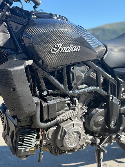 INDIAN FTR 1200 S Custom-Carbon TOCE 5 of 10