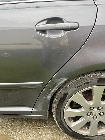 Toyota Avensis 4 of 5