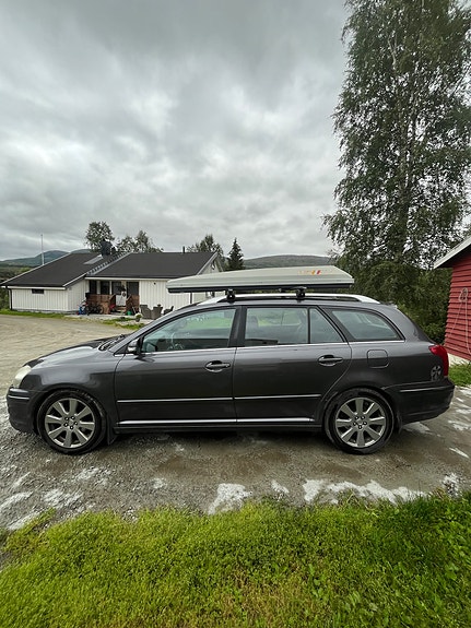 Toyota Avensis 3 of 5