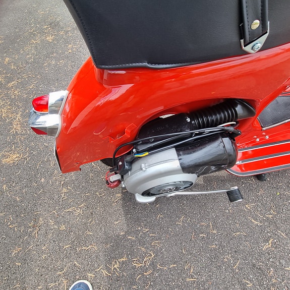 Vespa 16 of 19