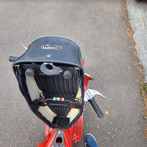 Vespa 6 of 19