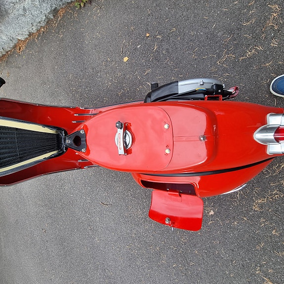 Vespa 8 of 19