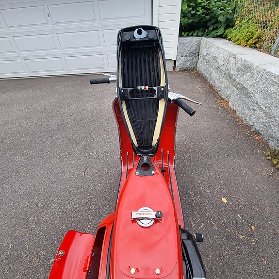 Vespa 5 of 19