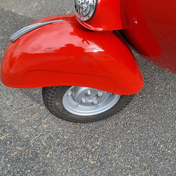 Vespa 18 of 19