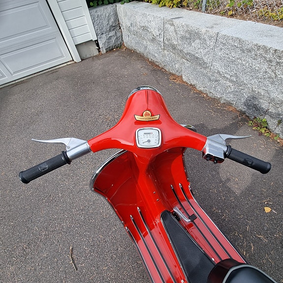 Vespa 17 of 19
