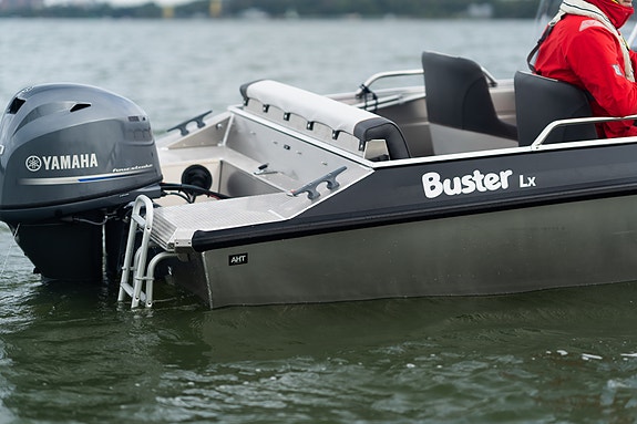 Buster Lx med Yamaha 60 hk - Lun og velutstyrt i kompakt størrelse 2 of 11