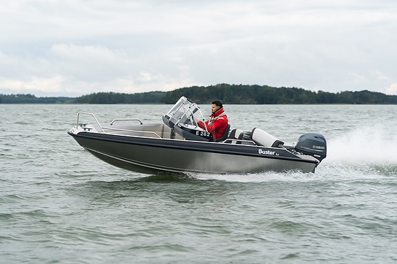 Buster Lx med Yamaha 60 hk - Lun og velutstyrt i kompakt størrelse 3 of 11