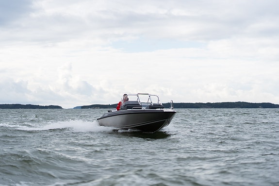 Buster Lx med Yamaha 60 hk - Lun og velutstyrt i kompakt størrelse 4 of 11