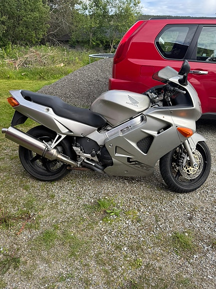 Honda VFR 800 R 2 of 9