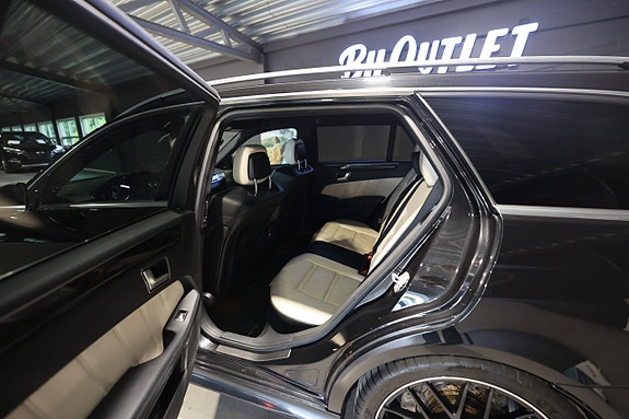 Mercedes-Benz E63 27 of 30