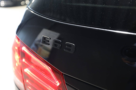 Mercedes-Benz E63 8 of 30