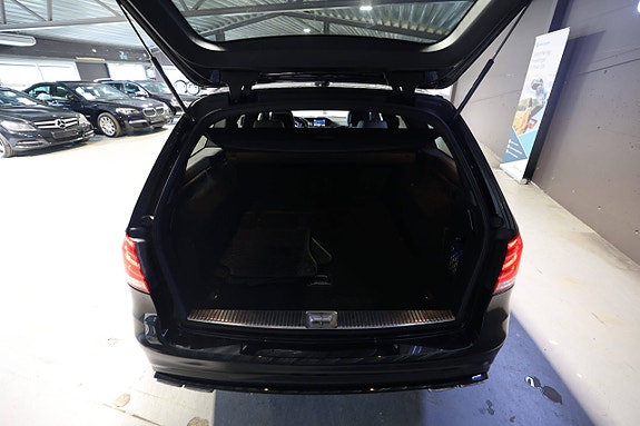 Mercedes-Benz E63 28 of 30