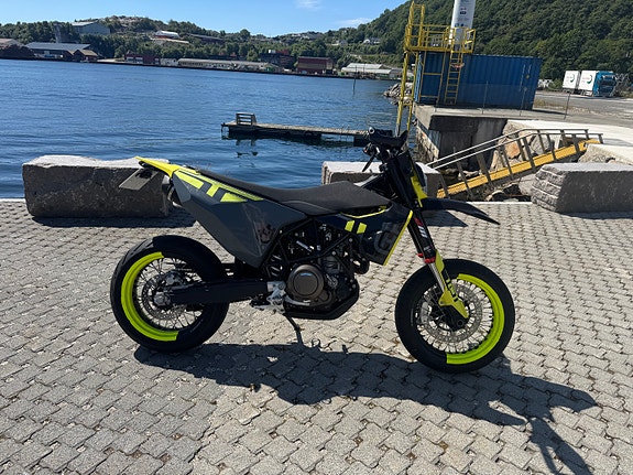Husqvarna 701 Supermoto 4 of 5