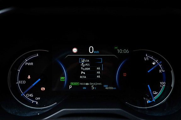Toyota RAV4 Plug-in Hybrid 13 of 20