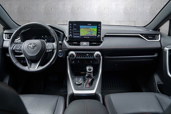 Toyota RAV4 Plug-in Hybrid 9 of 20